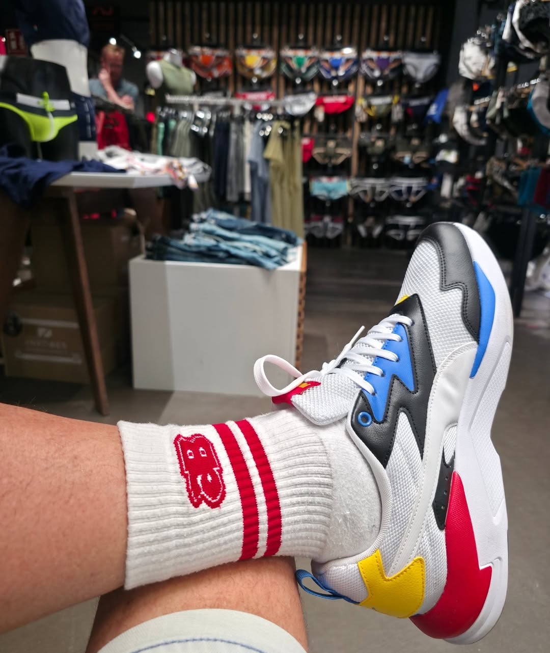 🇪🇸 🇮🇨 aussieBum socks in the gay store...